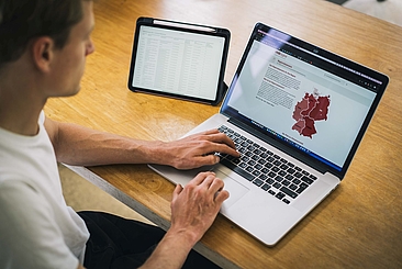 Die Studierenden gestalten unter anderem Online-Tools wie diese Netzkarte © Marcel Wogram