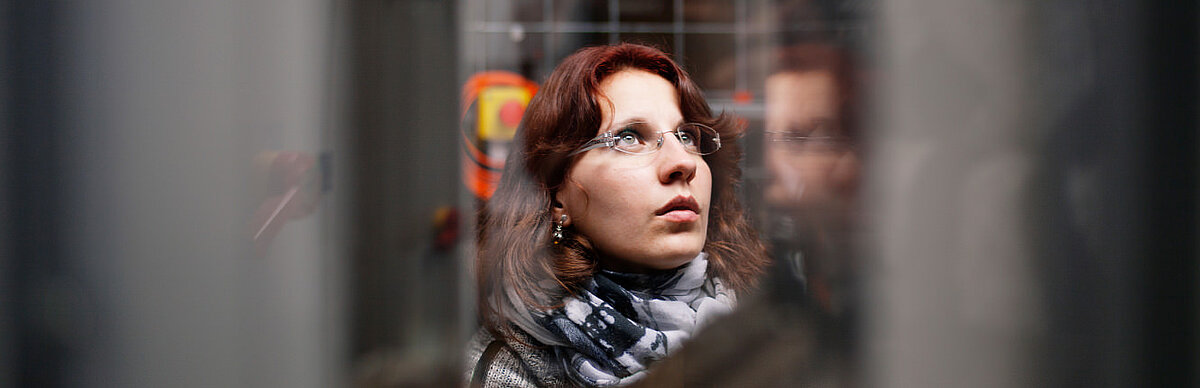 Studentin im Studiengang Elektrotechnik